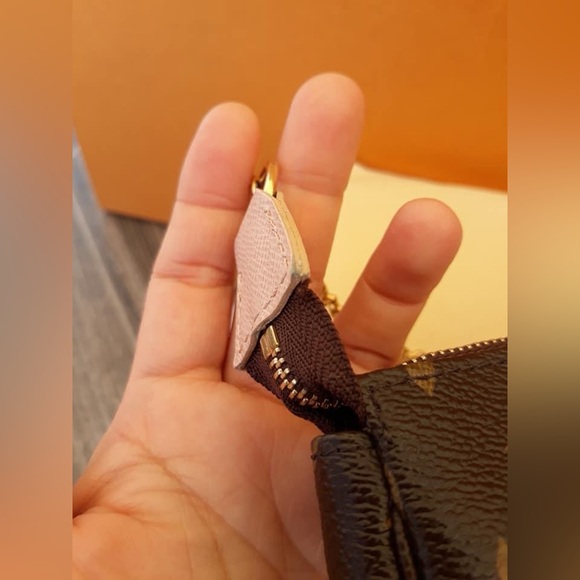 Limited Edition "I Rue Scribe Paris" Mini Pochette Accessories - Picture 13 of 16